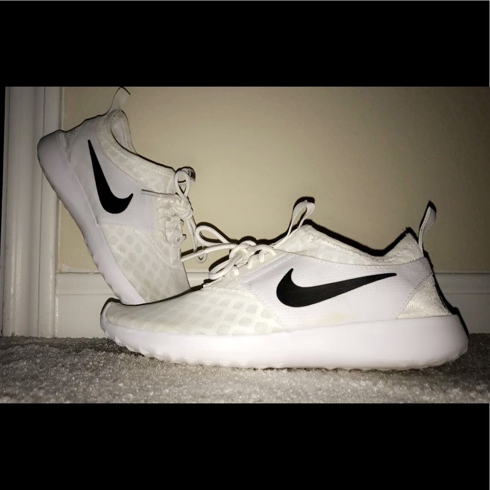 Nike’s white sneakers